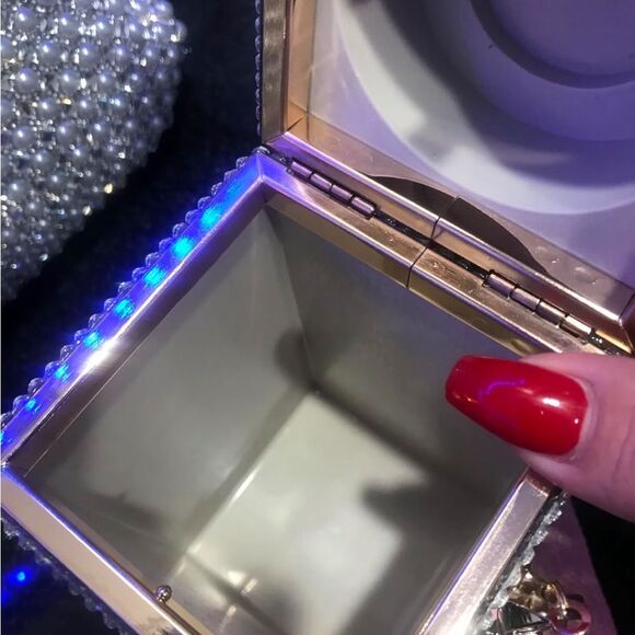 SUPER CUTE Pink Lipstick Purse with Detachable Strap - Picture 10 of 10